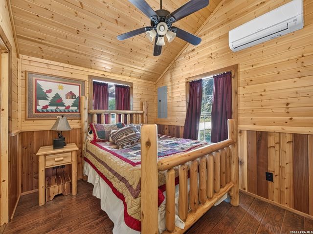 911 STONEY RIDGE RD, Bulverde, TX 78163