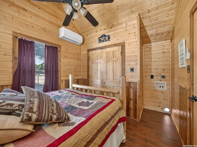 911 STONEY RIDGE RD, Bulverde, TX 78163