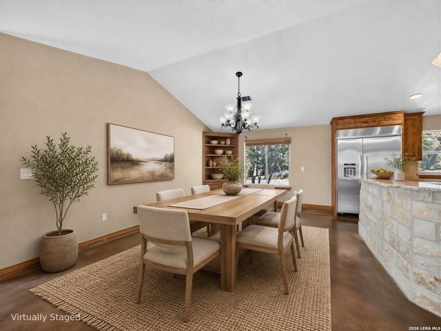 911 STONEY RIDGE RD, Bulverde, TX 78163