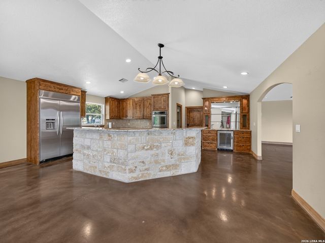 911 STONEY RIDGE RD, Bulverde, TX 78163