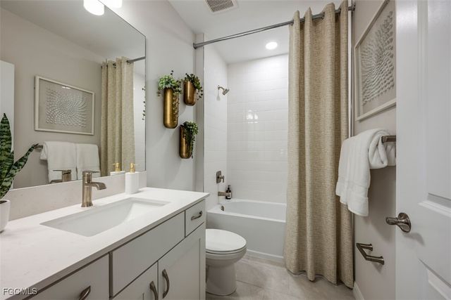 257 Moonlit Lake TRL, Lehigh Acres, FL 33936