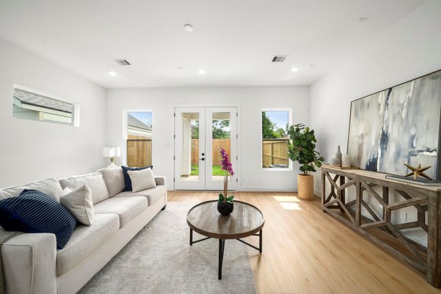 5514 Hardy Street, Houston, TX 77009