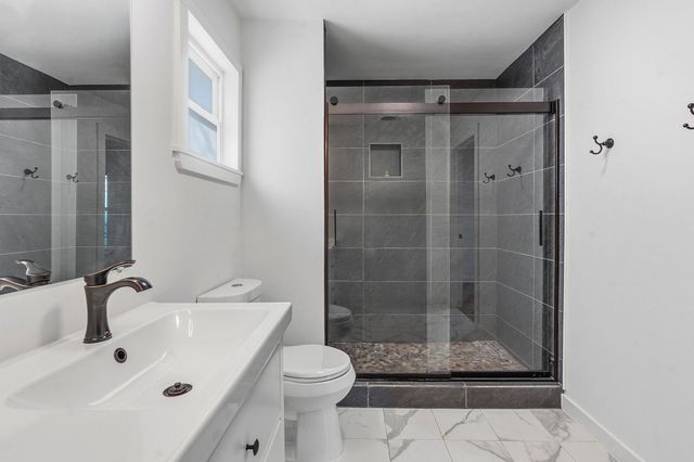 2612 Little John LN, Austin, TX 78704