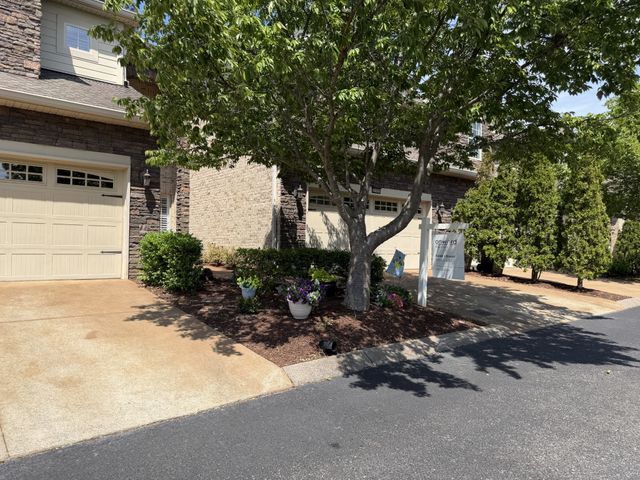 2331 River Terrace Dr, Murfreesboro, TN 37129