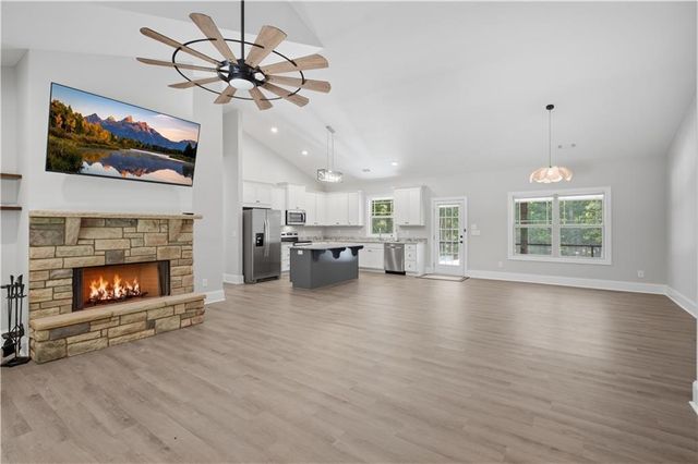 22 Logsplitter Pass, Dahlonega, GA 30533