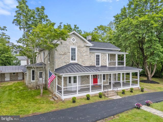 105 E WASHINGTON ST, Remington, VA 22734
