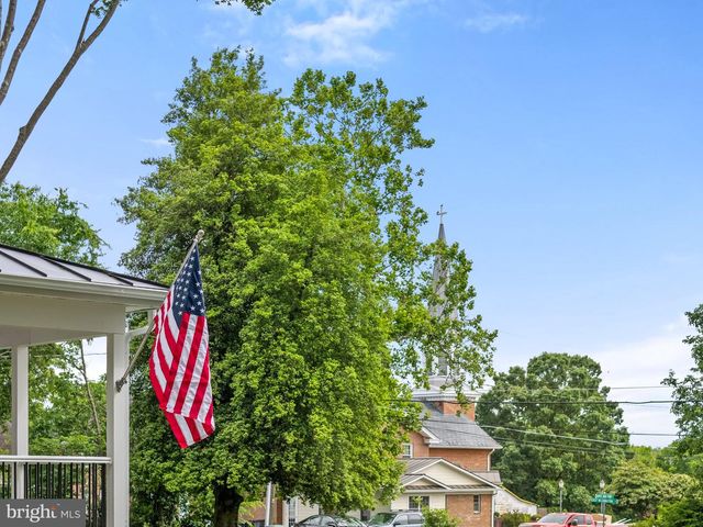 105 E WASHINGTON ST, Remington, VA 22734