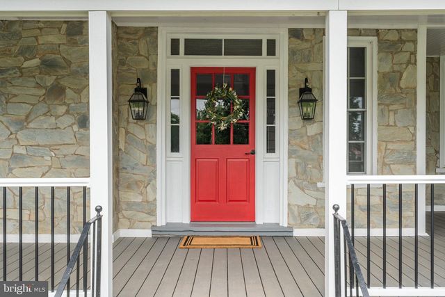 105 E WASHINGTON ST, Remington, VA 22734