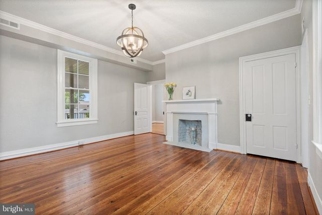 105 E WASHINGTON ST, Remington, VA 22734