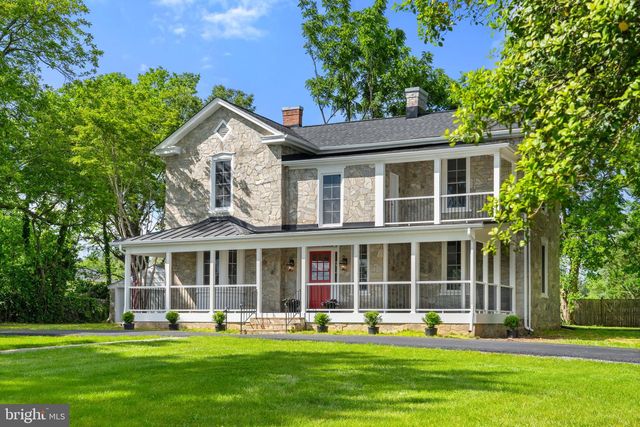 105 E WASHINGTON ST, Remington, VA 22734