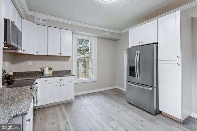 105 E WASHINGTON ST, Remington, VA 22734