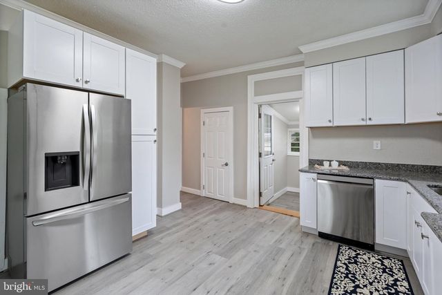 105 E WASHINGTON ST, Remington, VA 22734