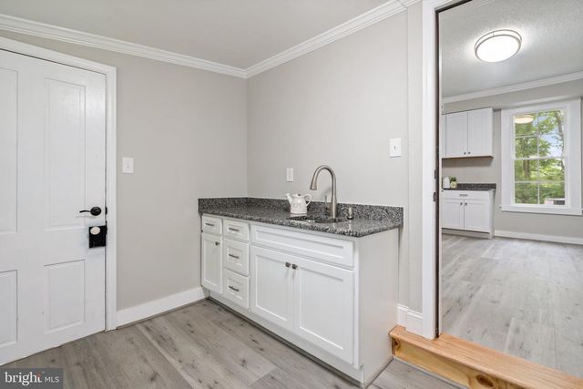 105 E WASHINGTON ST, Remington, VA 22734