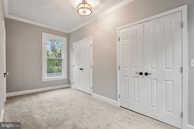 105 E WASHINGTON ST, Remington, VA 22734