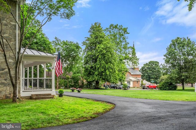 105 E WASHINGTON ST, Remington, VA 22734