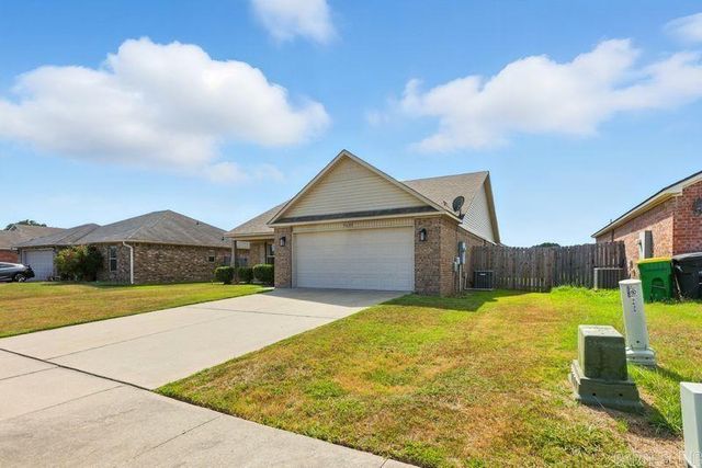 5625 Pin Oak Ln, Sherwood, AR 72117