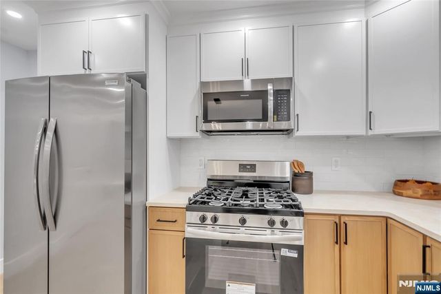 76 Point View Parkway, Wayne, NJ 07470