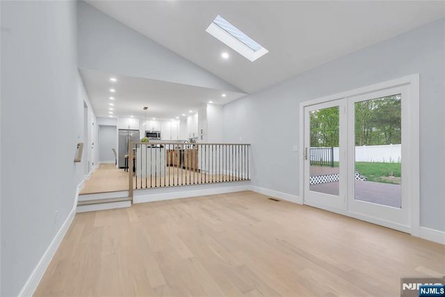 76 Point View Parkway, Wayne, NJ 07470