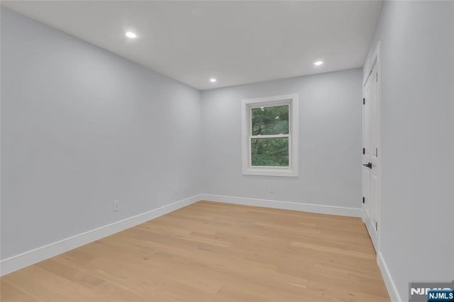 76 Point View Parkway, Wayne, NJ 07470