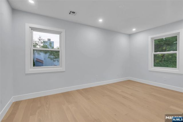 76 Point View Parkway, Wayne, NJ 07470