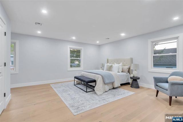 76 Point View Parkway, Wayne, NJ 07470