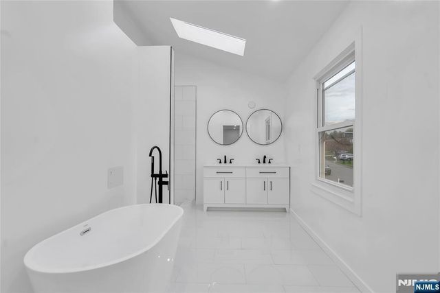 76 Point View Parkway, Wayne, NJ 07470