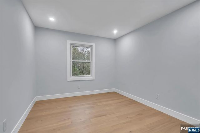 76 Point View Parkway, Wayne, NJ 07470