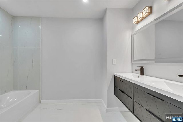 76 Point View Parkway, Wayne, NJ 07470