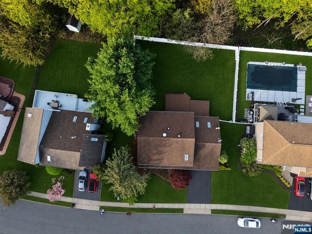 76 Point View Parkway, Wayne, NJ 07470