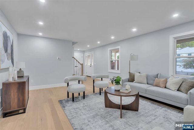 76 Point View Parkway, Wayne, NJ 07470