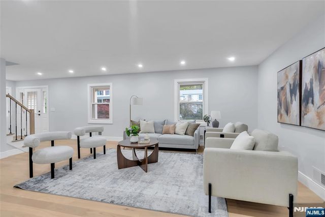 76 Point View Parkway, Wayne, NJ 07470