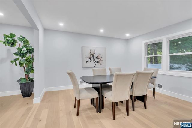 76 Point View Parkway, Wayne, NJ 07470