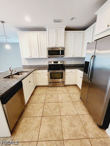 3882 Tilbor CIR, Fort Myers, FL 33916