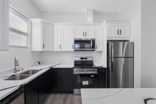 10271 LAKE DRIVE, New Port Richey, FL 34654