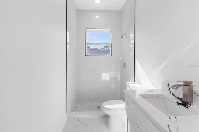 10271 LAKE DRIVE, New Port Richey, FL 34654