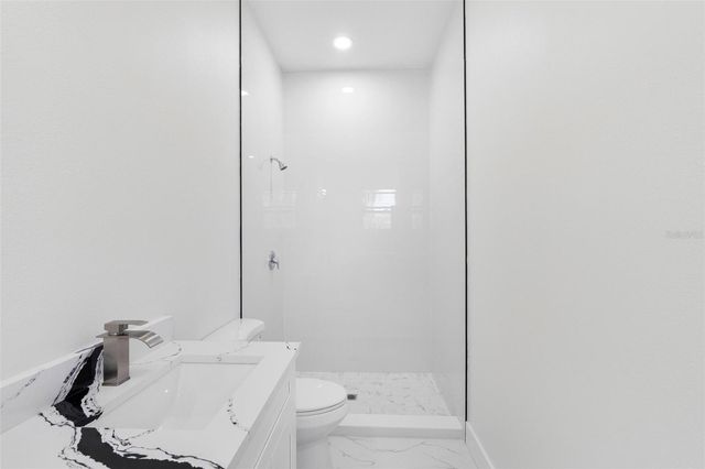 10271 LAKE DRIVE, New Port Richey, FL 34654