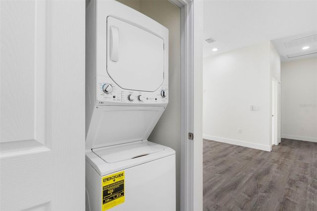 10271 LAKE DRIVE, New Port Richey, FL 34654