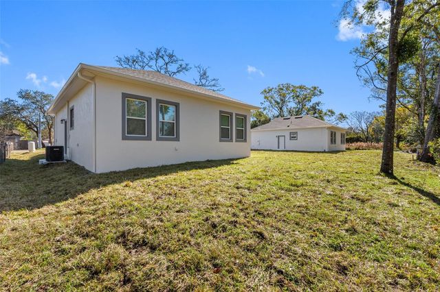 10271 LAKE DRIVE, New Port Richey, FL 34654