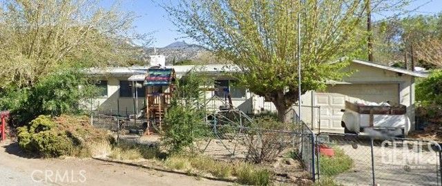 2230 Harnage Street, Mountain Mesa, CA 93240