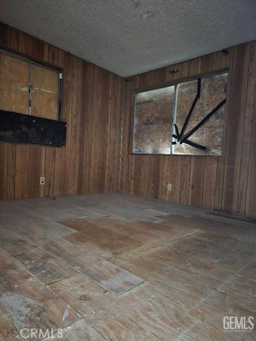 2230 Harnage Street, Mountain Mesa, CA 93240