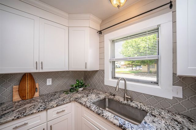 422 NW A Street, Ardmore, OK 73401