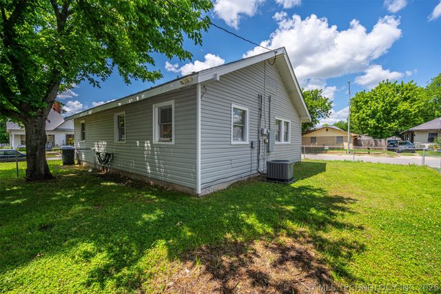 422 NW A Street, Ardmore, OK 73401
