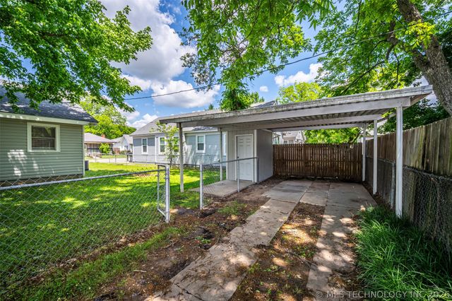 422 NW A Street, Ardmore, OK 73401