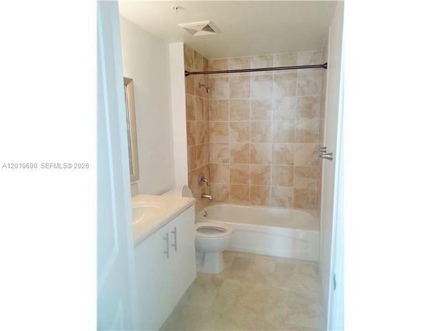 7900 Harbor Island Dr 1010, North Bay Village, FL 33141