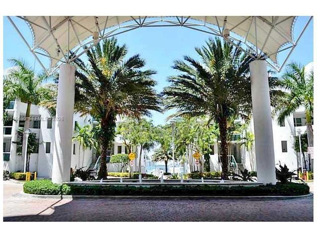 7900 Harbor Island Dr 1010, North Bay Village, FL 33141