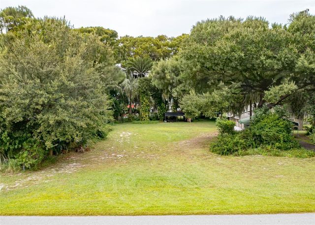 COVE ROAD, Tavares, FL 32778