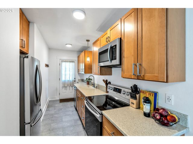 5814 Ne 6TH Ave, Portland, OR 97211