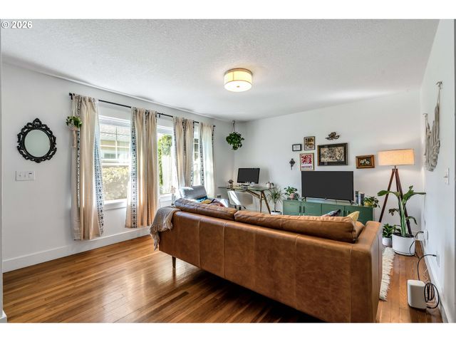 5814 Ne 6TH Ave, Portland, OR 97211