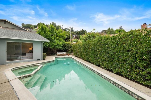 32 Bradshaw Terrace, Redwood City, CA 94062
