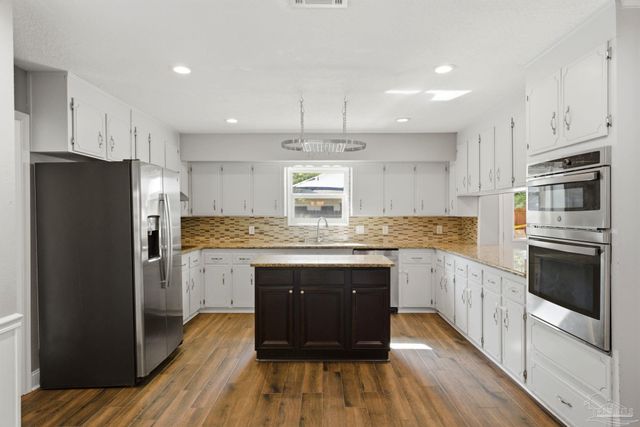 1131 Northbrook Dr, Pensacola, FL 32504